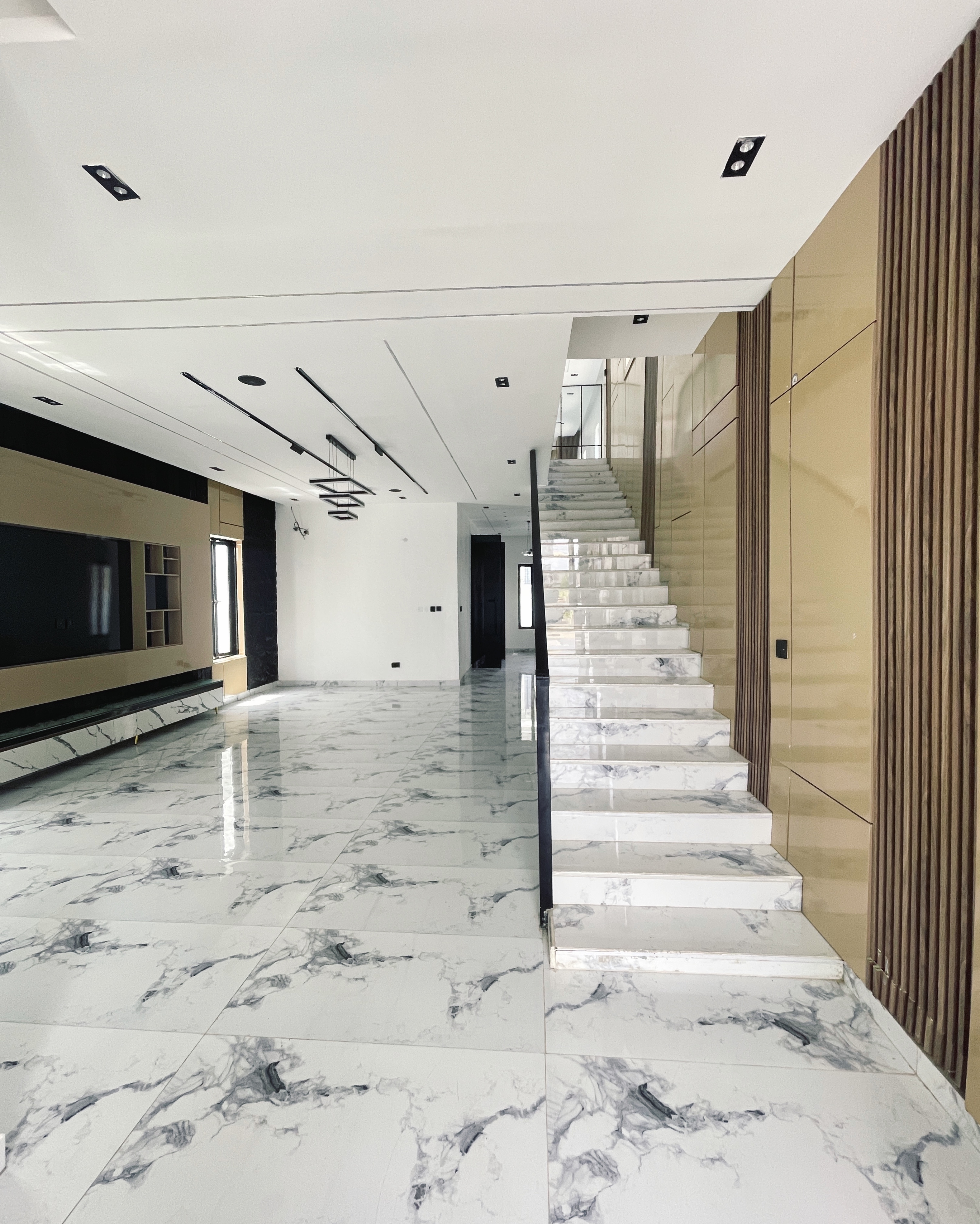HUTCHINGS PROPERTY LTD LAGOS — photo 2