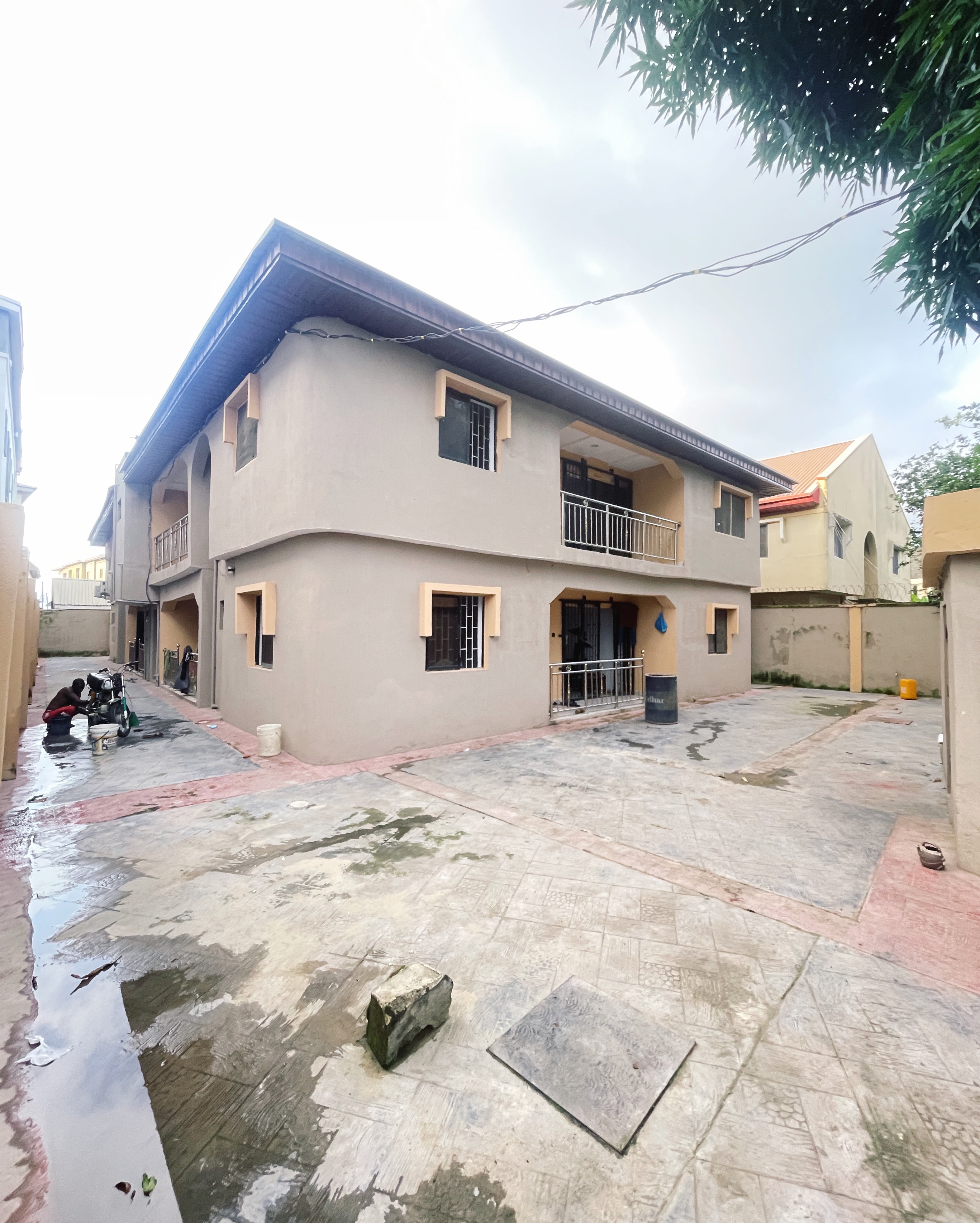THOMAS ESTATE APARTMENT, LAGOS — photo 1
