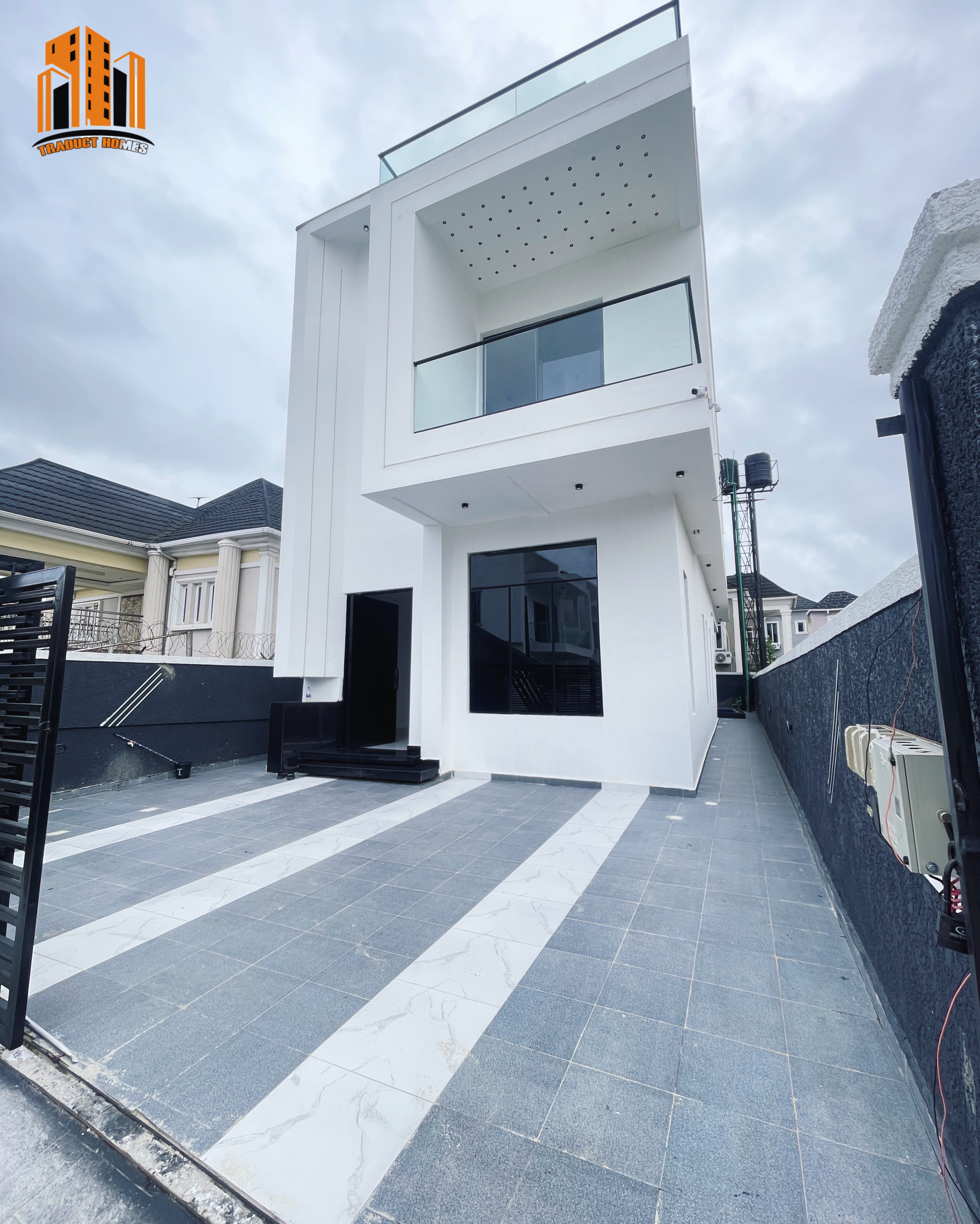 DIVINE HOMES DUPLEX — photo 1