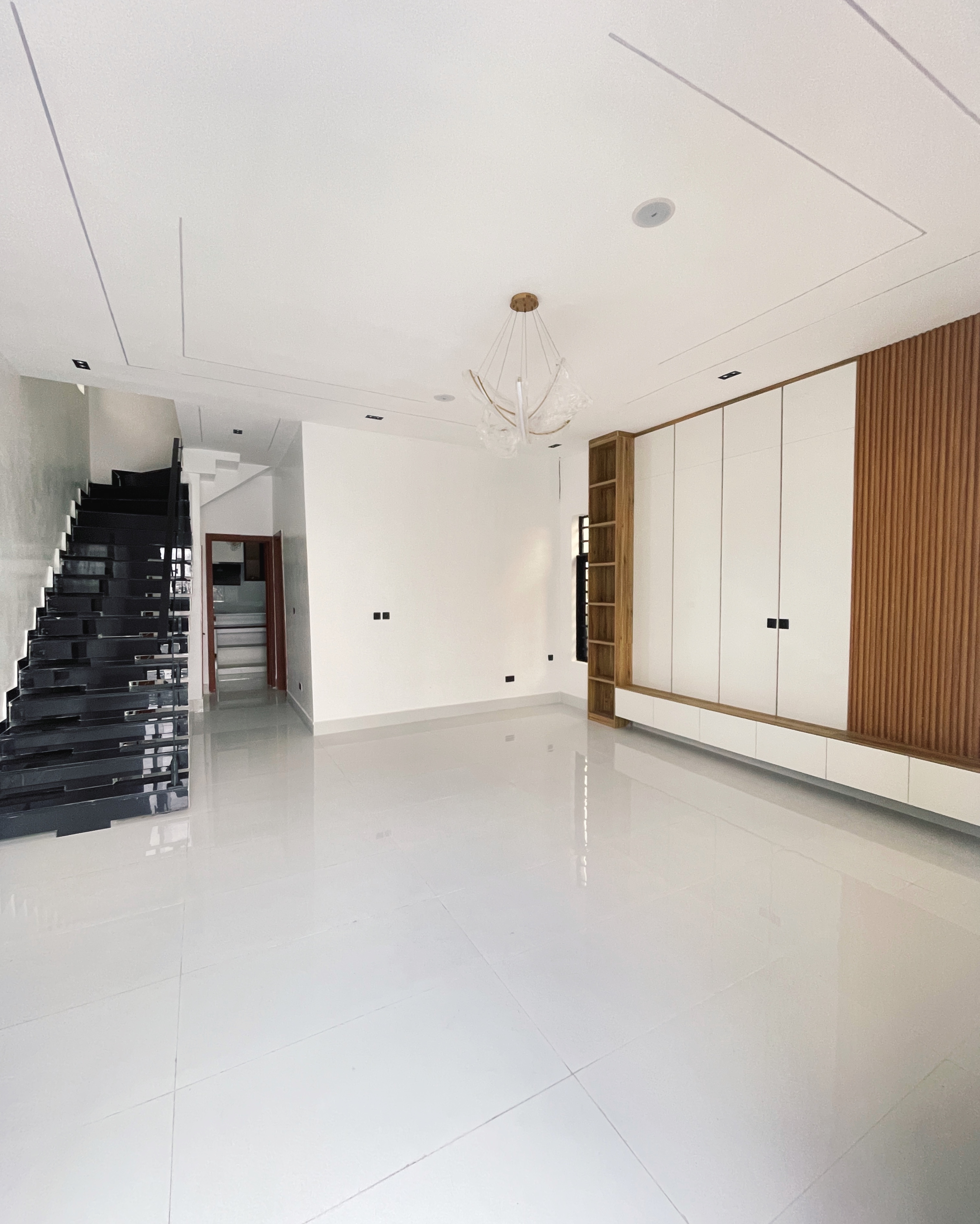 DIVINE HOMES DUPLEX — photo 2