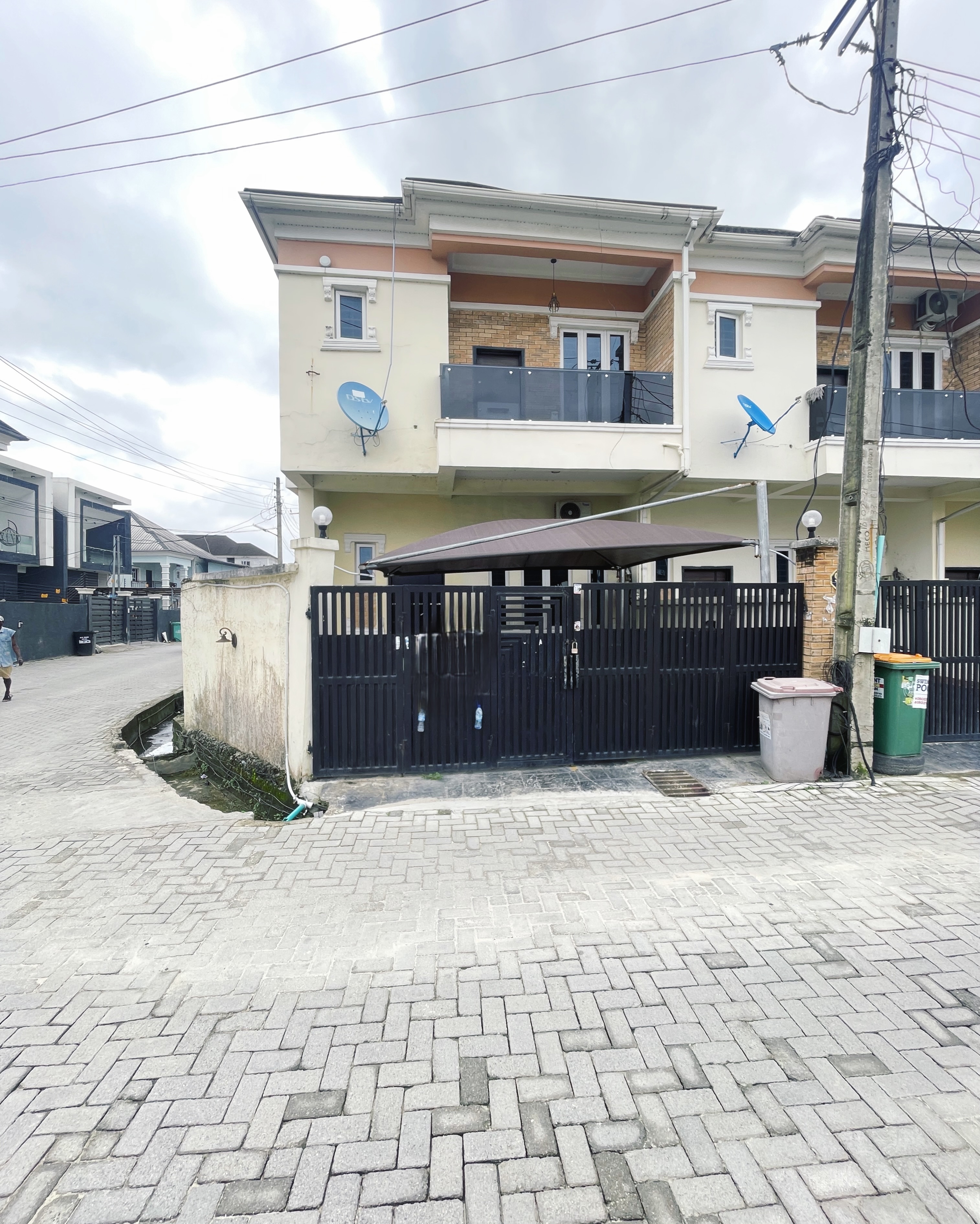 OAU PROPERTY LAGOS — photo 1
