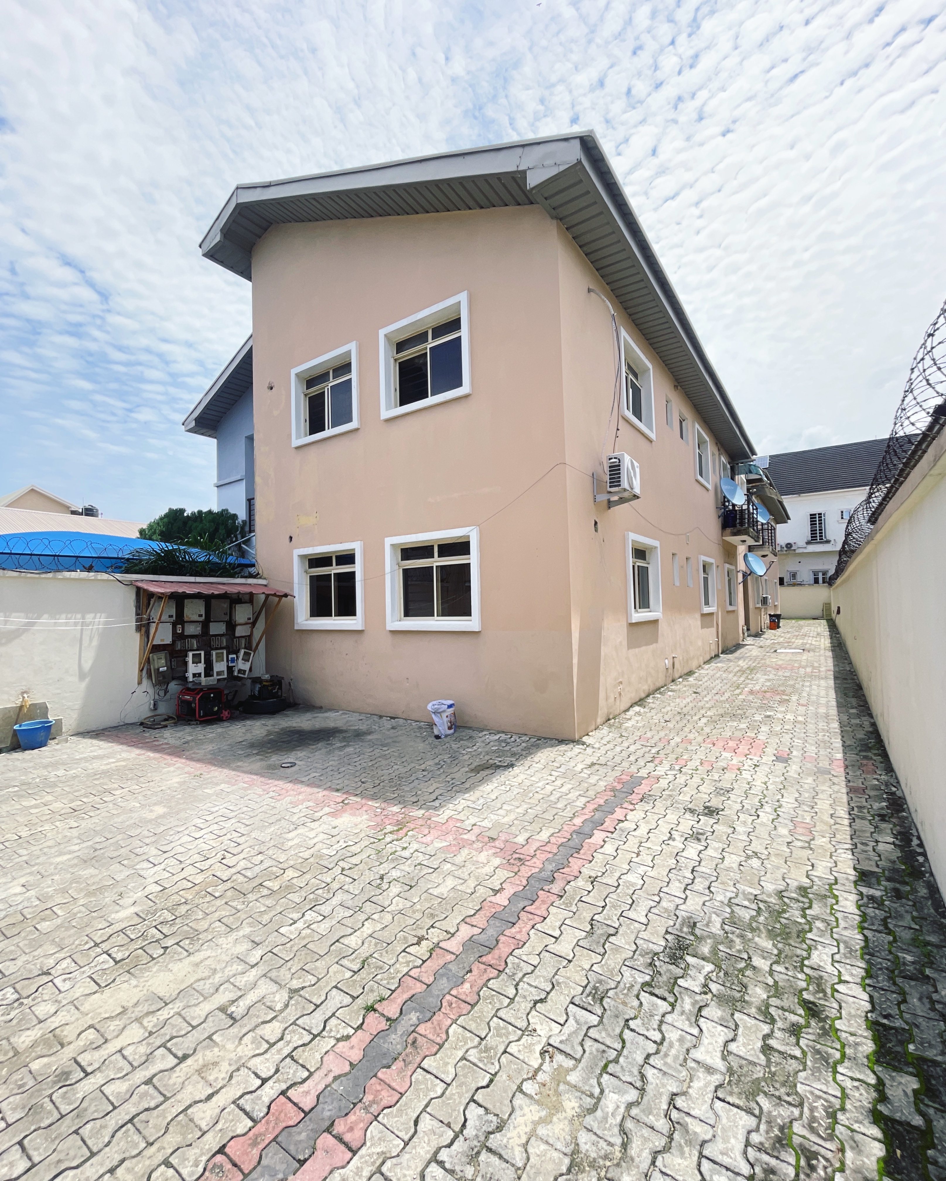 HIGHSTREET PROPERTY LAGOS — photo 1