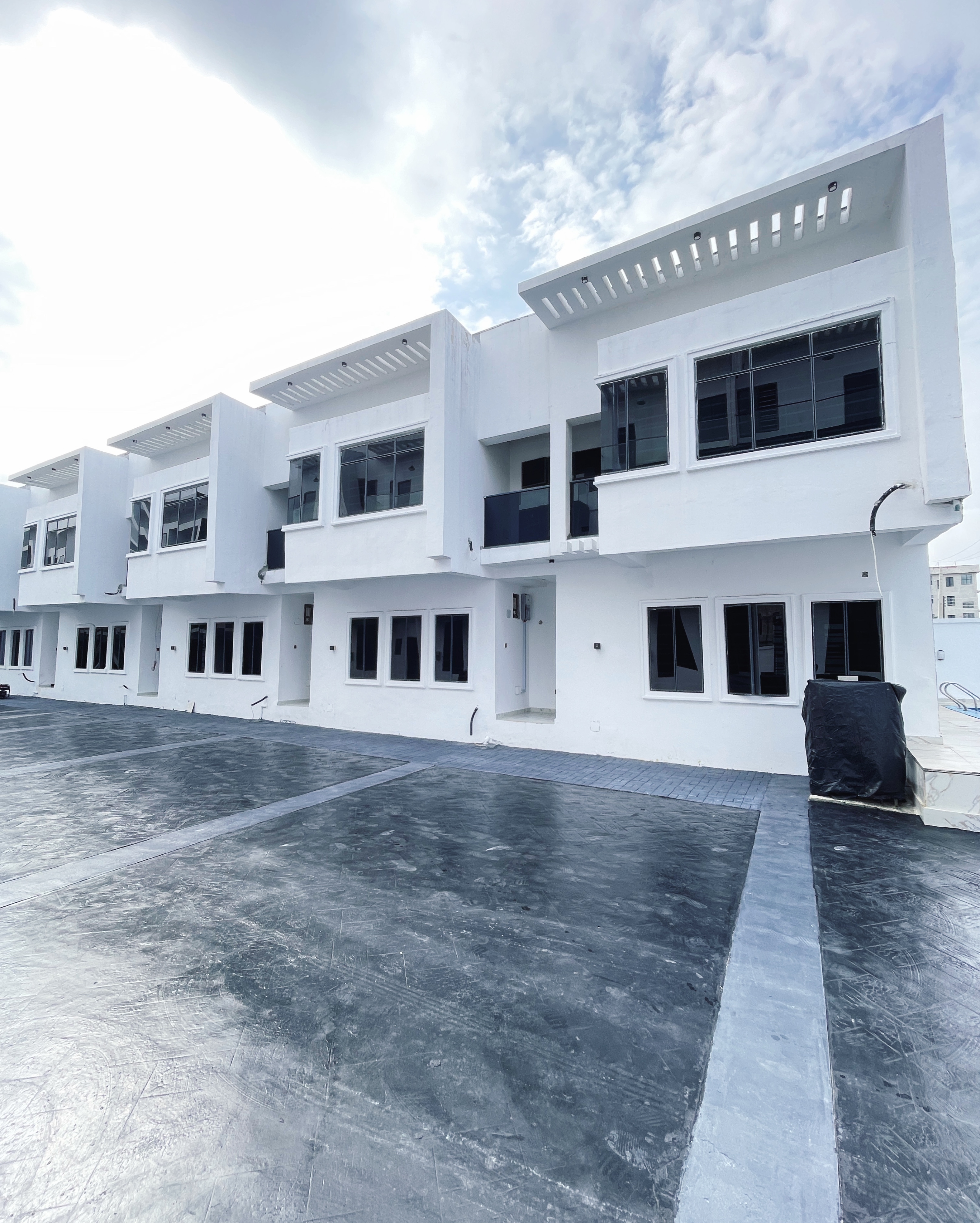 HRH ORCHID LAGOS — photo 1