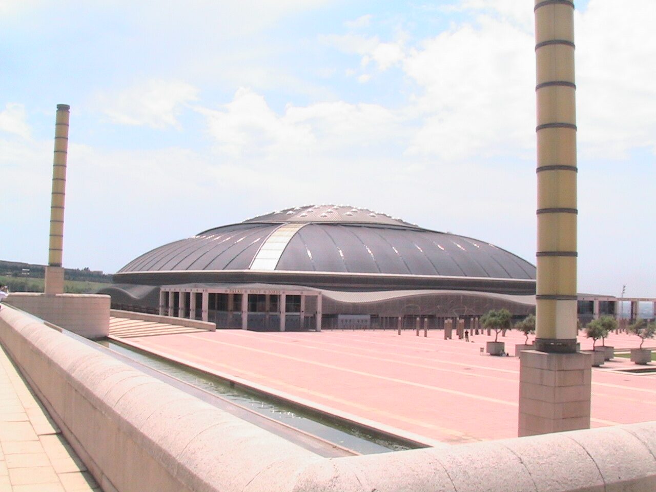 Cúpula del Palau Sant Jordi en el Anillo Olímpico de Montjuïc, Barcelona