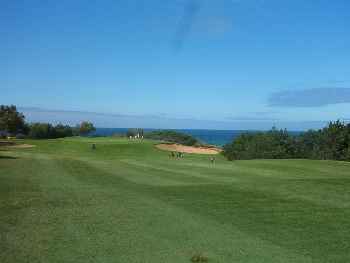 Campo de golf de Novo Sancti Petri con vistas al mar — Novo Sancti Petri y campos de golf