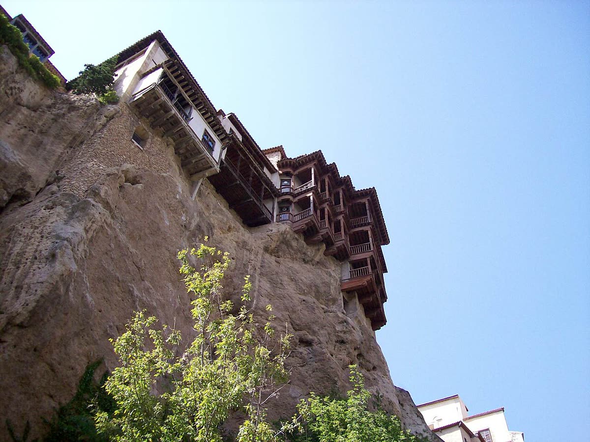 Casas Colgadas de Cuenca suspendidas sobre la hoz del Huécar