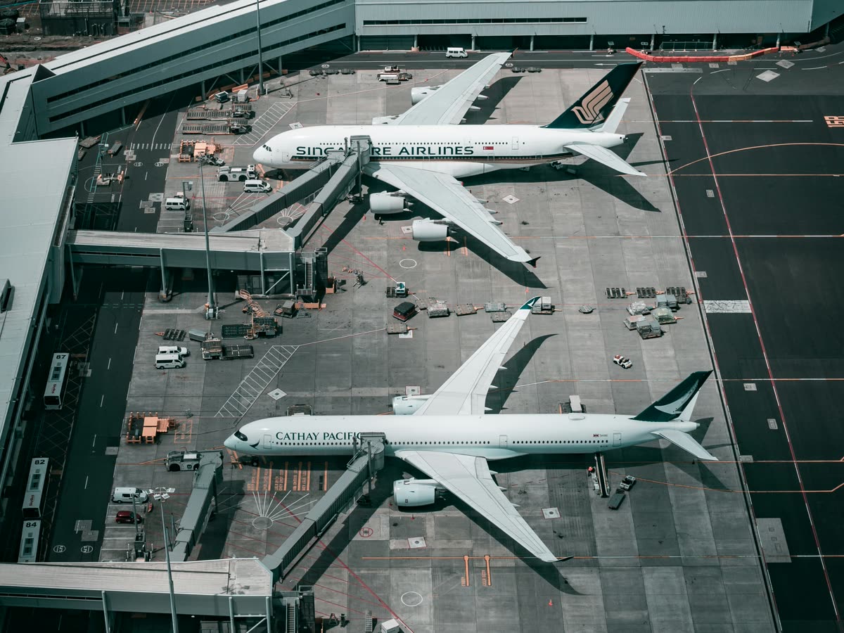 Vista aérea de un hangar de aviación