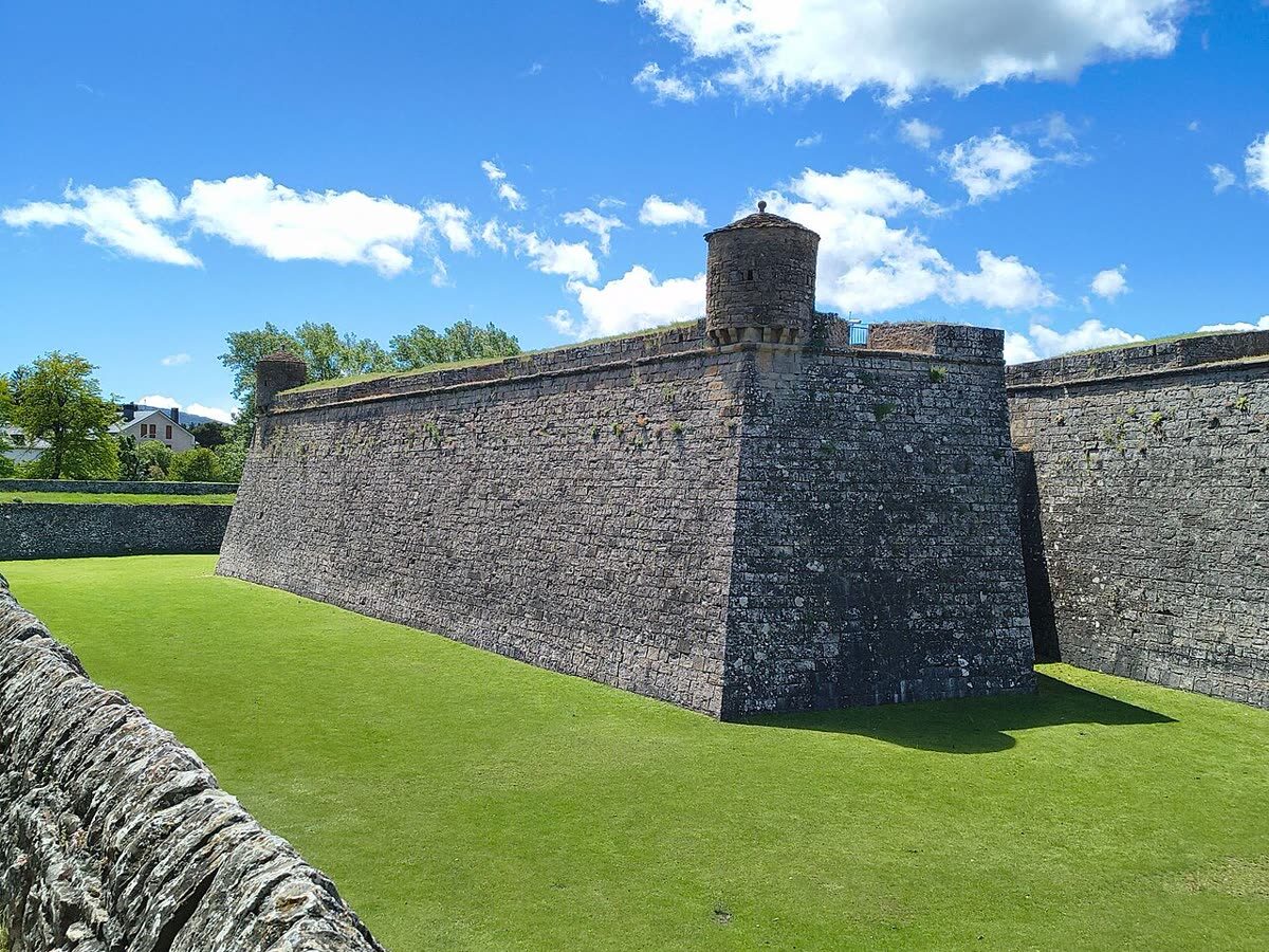 Baluarte de piedra de la Ciudadela de Jaca, fortaleza abaluartada en forma de estrella