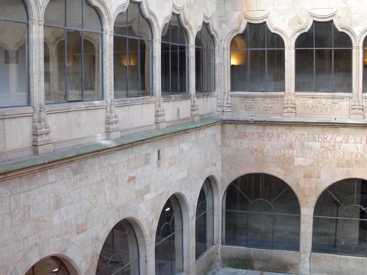 Patio interior de las Escuelas Mayores de la Universidad de Salamanca