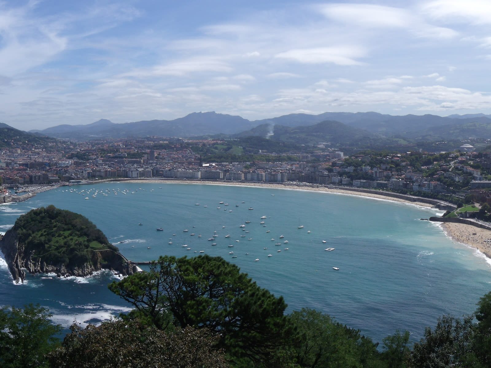 Vista de la bahía de la Concha de San Sebastián desde el mirador de Monte Igueldo