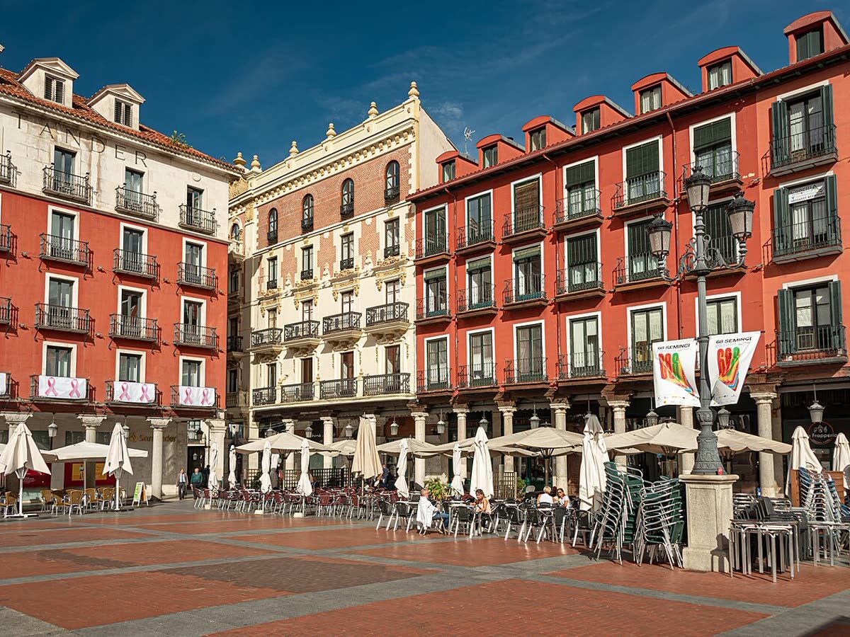 Fachadas porticadas de la Plaza Mayor de Valladolid