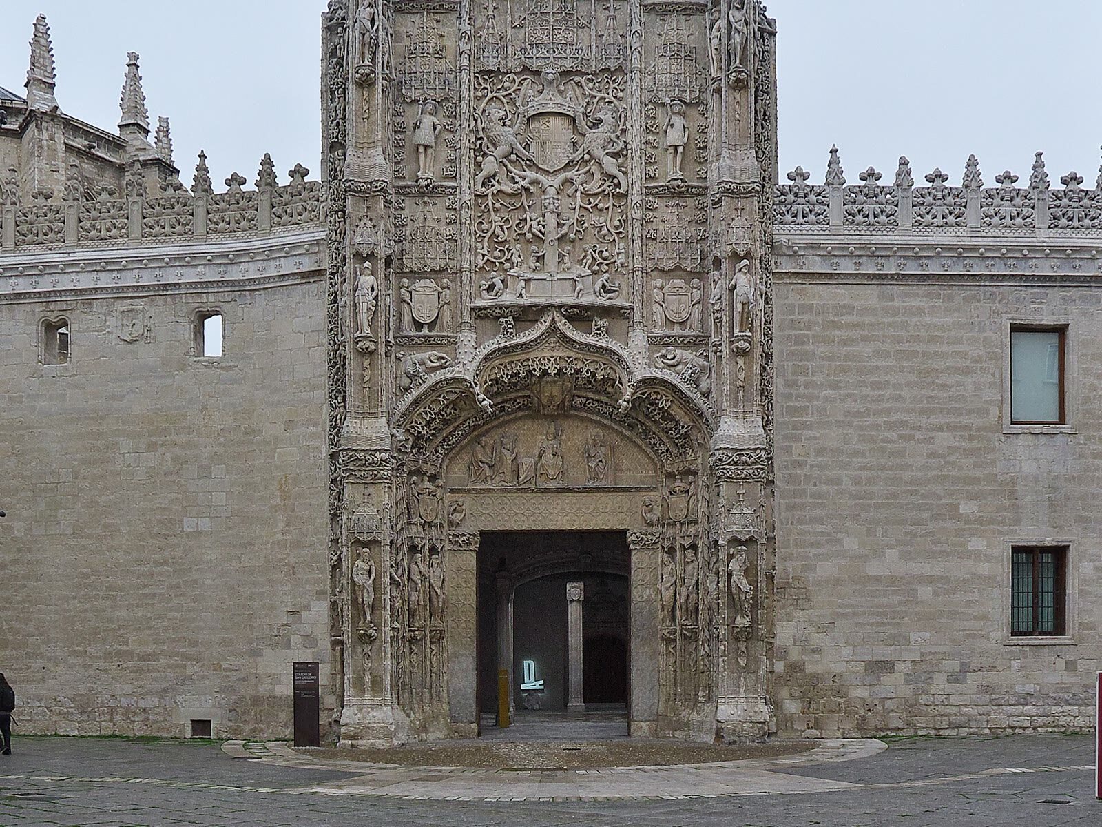 Fachada tallada del Colegio de San Gregorio de Valladolid, sede del Museo Nacional de Escultura