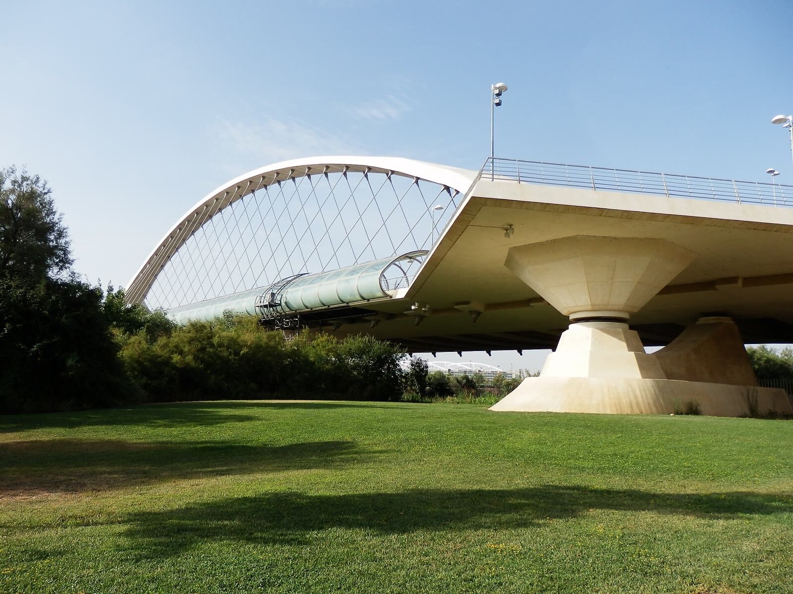 Puente del Tercer Milenio sobre el río Ebro en Zaragoza