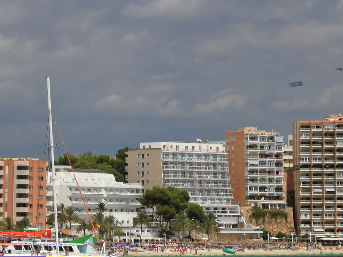 Edificios hoteleros de gran altura en la franja hotelera de Magaluf