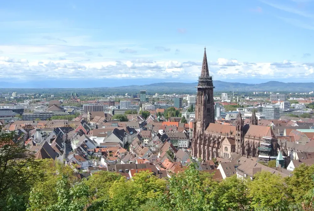 Entdecken Sie aufregende Outdoor-Aktivitäten in Freiburg im Breisgau. Buchen Sie jetzt Ihr Abenteuer mit Quipleon.