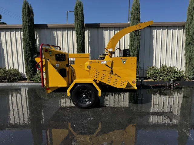 2017 Vermeer BC1000XL Wood Chipper image