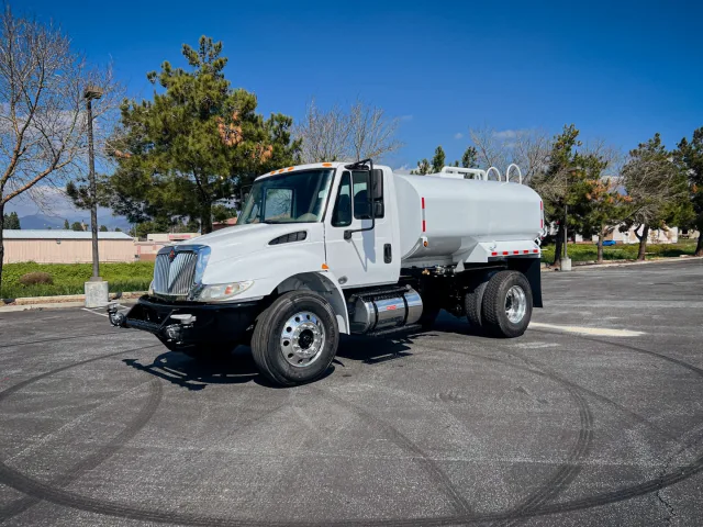 International DuraStar 4300 Water Truck image