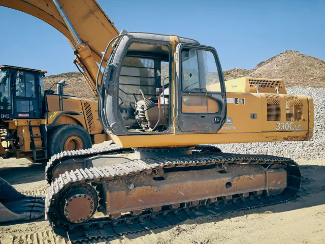 John Deere 330C LC Excavator image