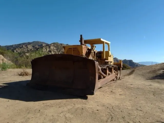 Caterpillar D9G Dozer image