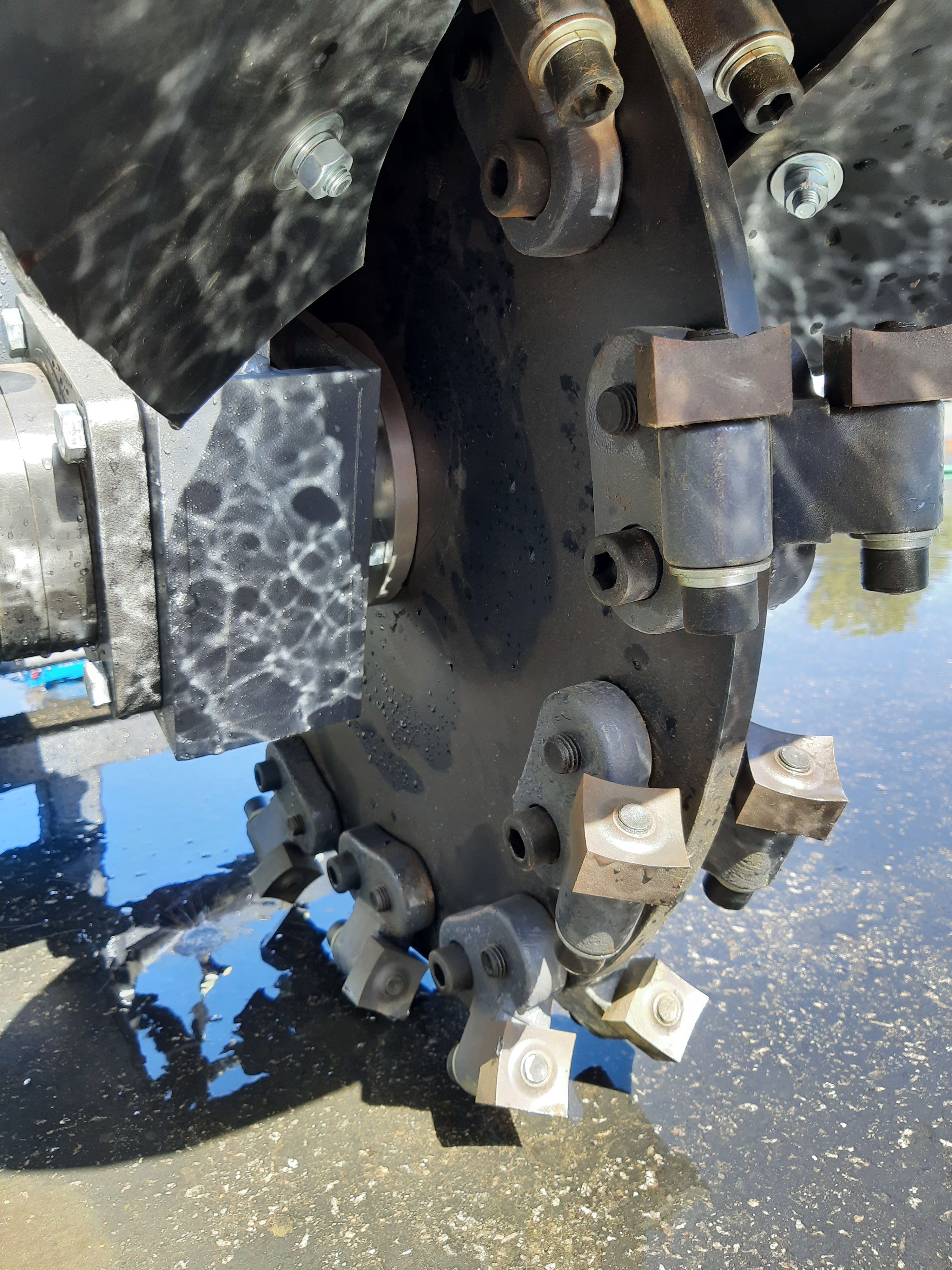 2022014_Handy_HSSG24_Attachment_Stump_Grinder_E.jpg