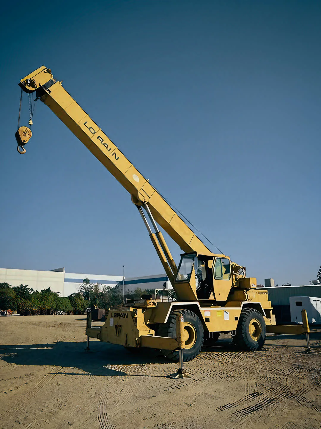 1986_Lorain_LRT_1600M_Rough_Terrain_Crane_A.jpg