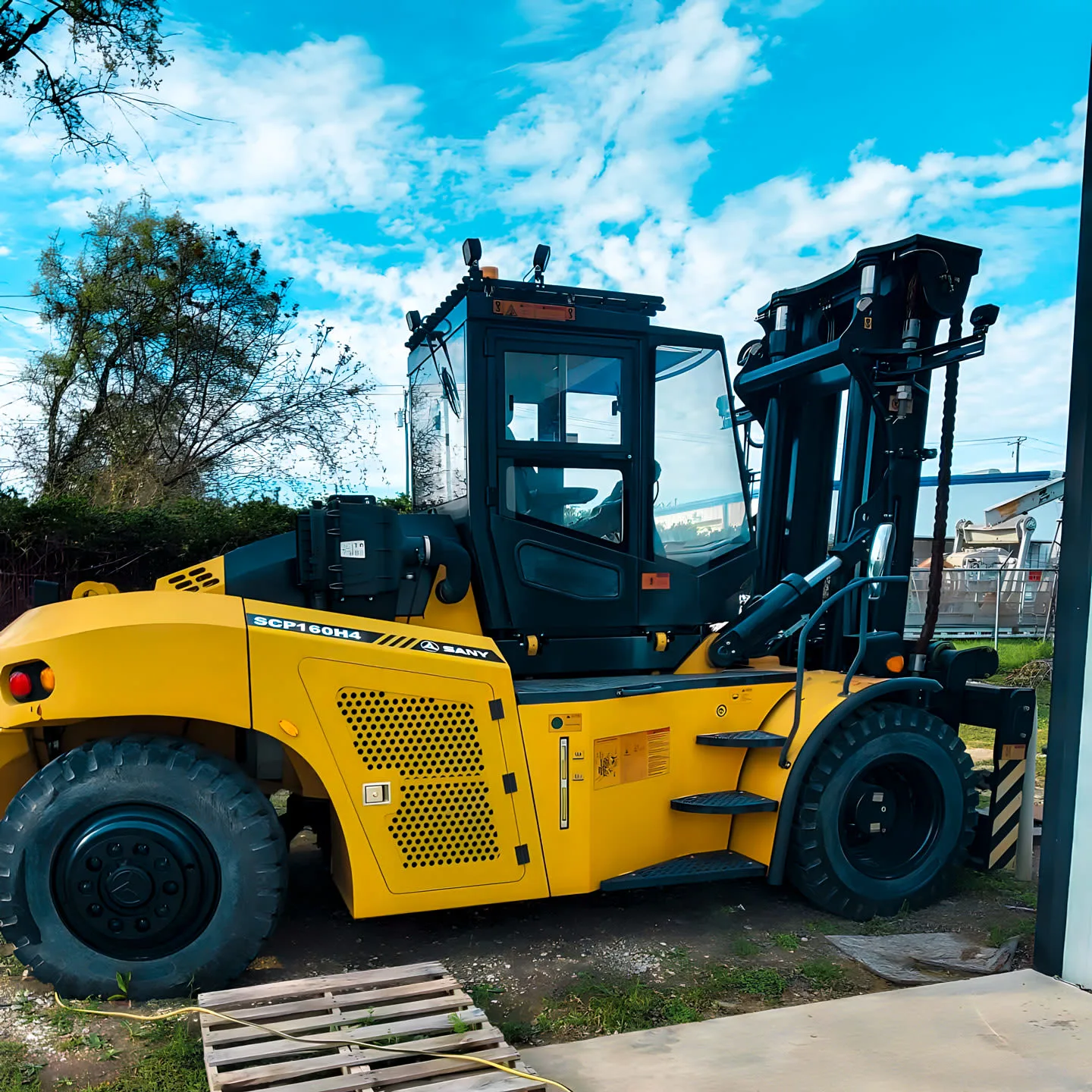 2020_Sany_SCP160H4_Heavy_Duty_Forklift_A.jpg