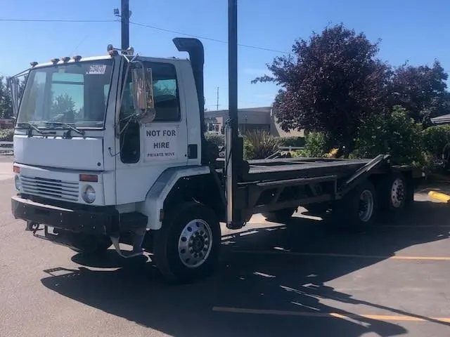 Assets/2004_Sterling_SC800_Hauler_Truck__1