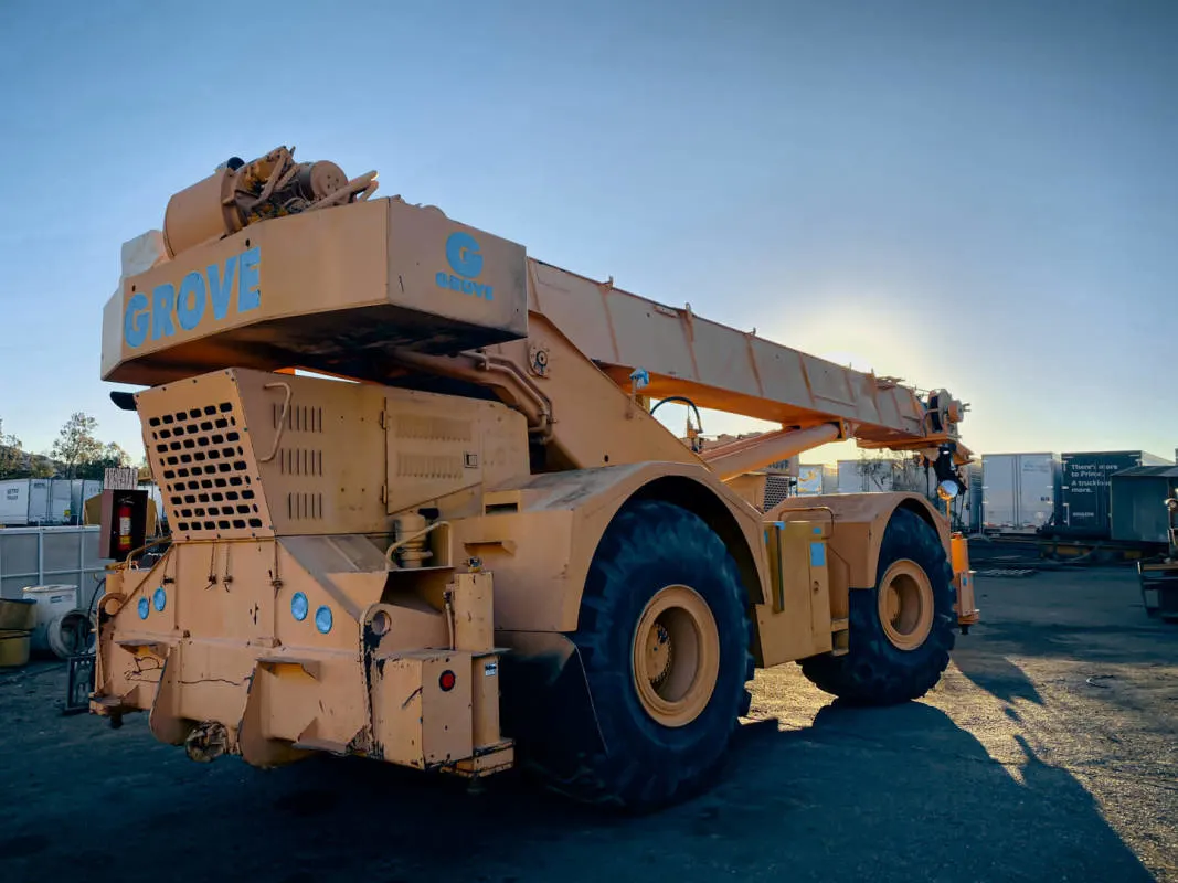 1980_Grove_RT740_Rough_Crane_A.jpg