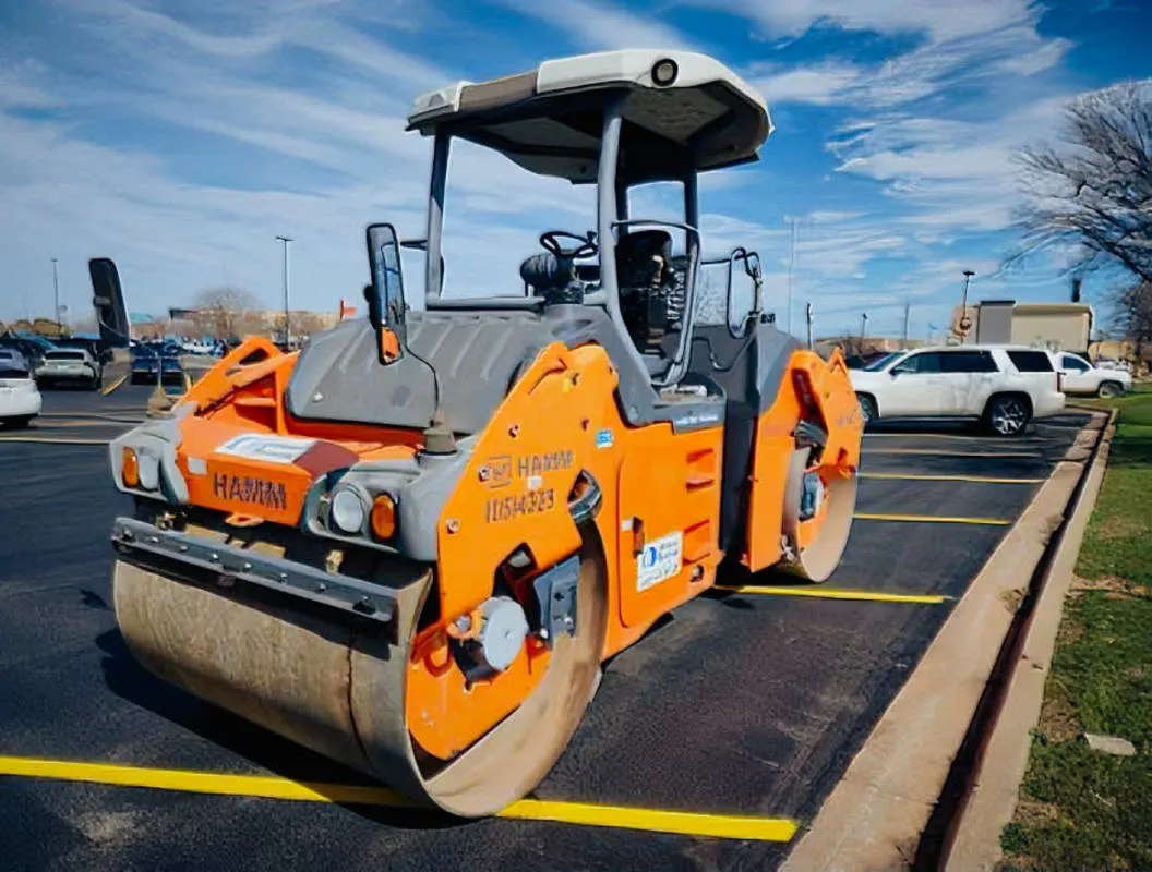 2016_Hamm_HD90i_Tandem_Roller_(1)