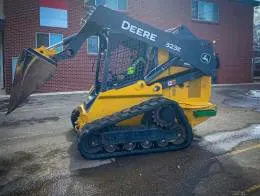 2017_John_Deere_323E_Tracked_Skid_Steer_B.jpg