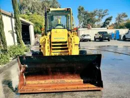 Komatsu_WB140_Loader_Backhoe_Wheel_C.jpg