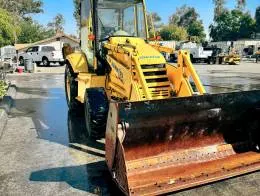 Komatsu_WB140_Loader_Backhoe_Wheel_D.jpg