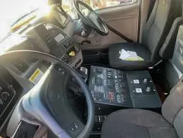 Sterling_Acterra_Sweeper_Truck_E.jpg