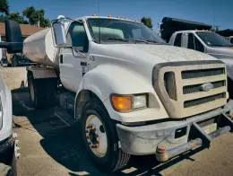2004_Ford_F750_XL_SD_Water_Truck_A.jpg