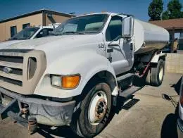 2004_Ford_F750_XL_SD_Water_Truck_B.jpg