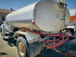 2004_Ford_F750_XL_SD_Water_Truck_C.jpg