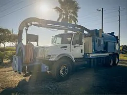 2007_International_WorkStar_7400_Vacuum_Truck_E.jpg
