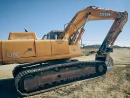 2005_John_Deere_330C_LC_C.jpg