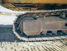 2005_John_Deere_330C_LC_D.jpg