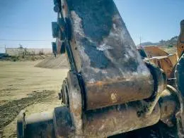 2005_John_Deere_330C_LC_G.jpg