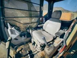 2005_John_Deere_330C_LC_B.jpg