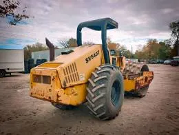 Sakai_SV540T_PadFoot_Roller_Compactor_C.jpg