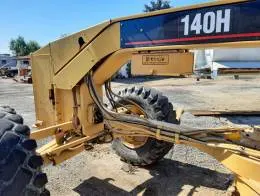 Caterpillar_140H_Motor_Grader_F.jpg