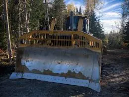 John_Deere_850J_Crawler_Dozer_B.jpg