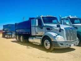 2015_Peterbilt_579_Transfer_Truck_B.jpg