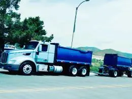 2015_Peterbilt_579_Transfer_Truck_D.jpg