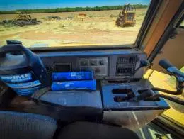 Komatsu_475_Crawler_Dozer_F.jpg