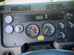 Freightliner_Cascadia_Sleeper_Truck_I.jpg