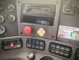 Freightliner_Cascadia_Sleeper_Truck_D.jpg