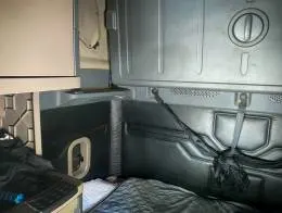 Freightliner_Cascadia_Sleeper_Truck_F.jpg